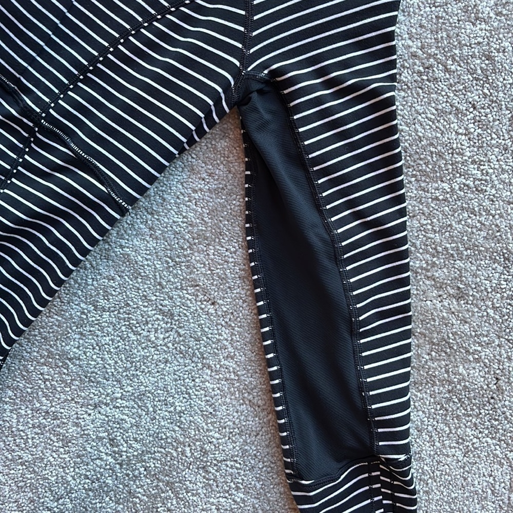 Lululemon Base Runner 1/2 Zip Jacket Size 6 - Picture 11 of 15